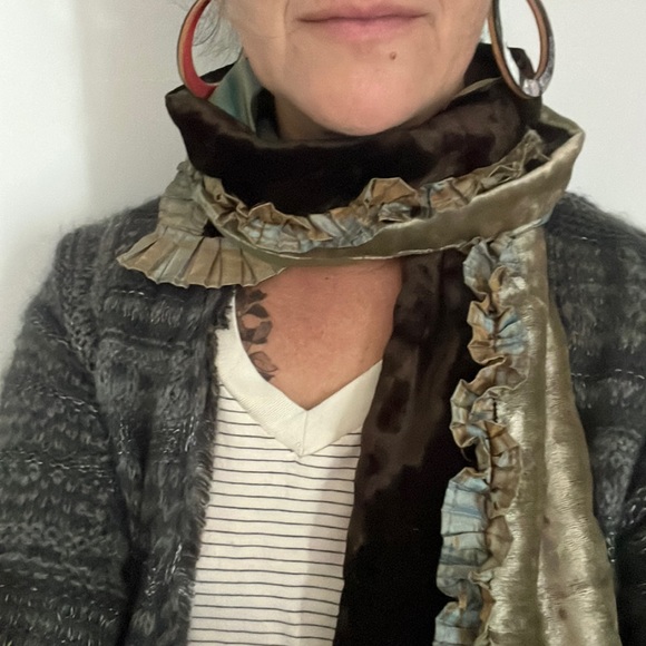 Handmade Ruffled Scarf - Picture 2 of 5